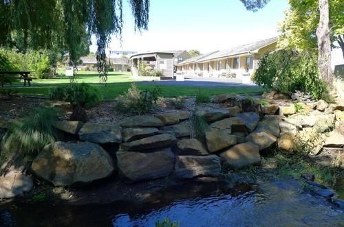 Willaway Motel Apartments Ulverstone Bagian luar foto
