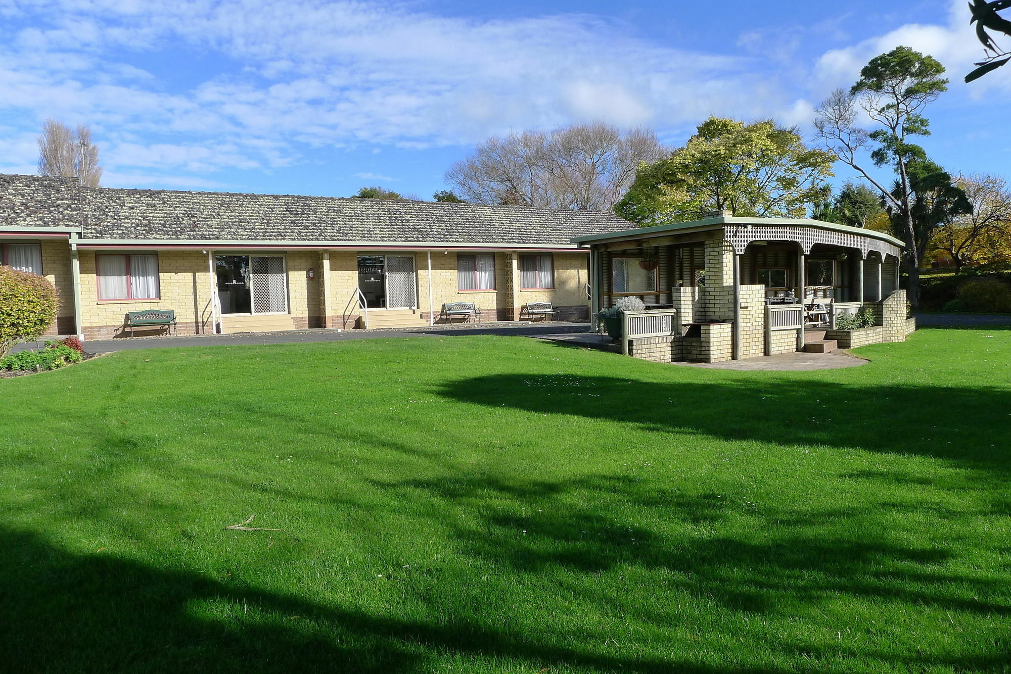Willaway Motel Apartments Ulverstone Bagian luar foto