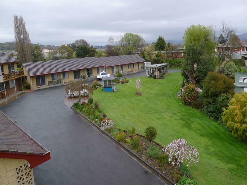 Willaway Motel Apartments Ulverstone Bagian luar foto