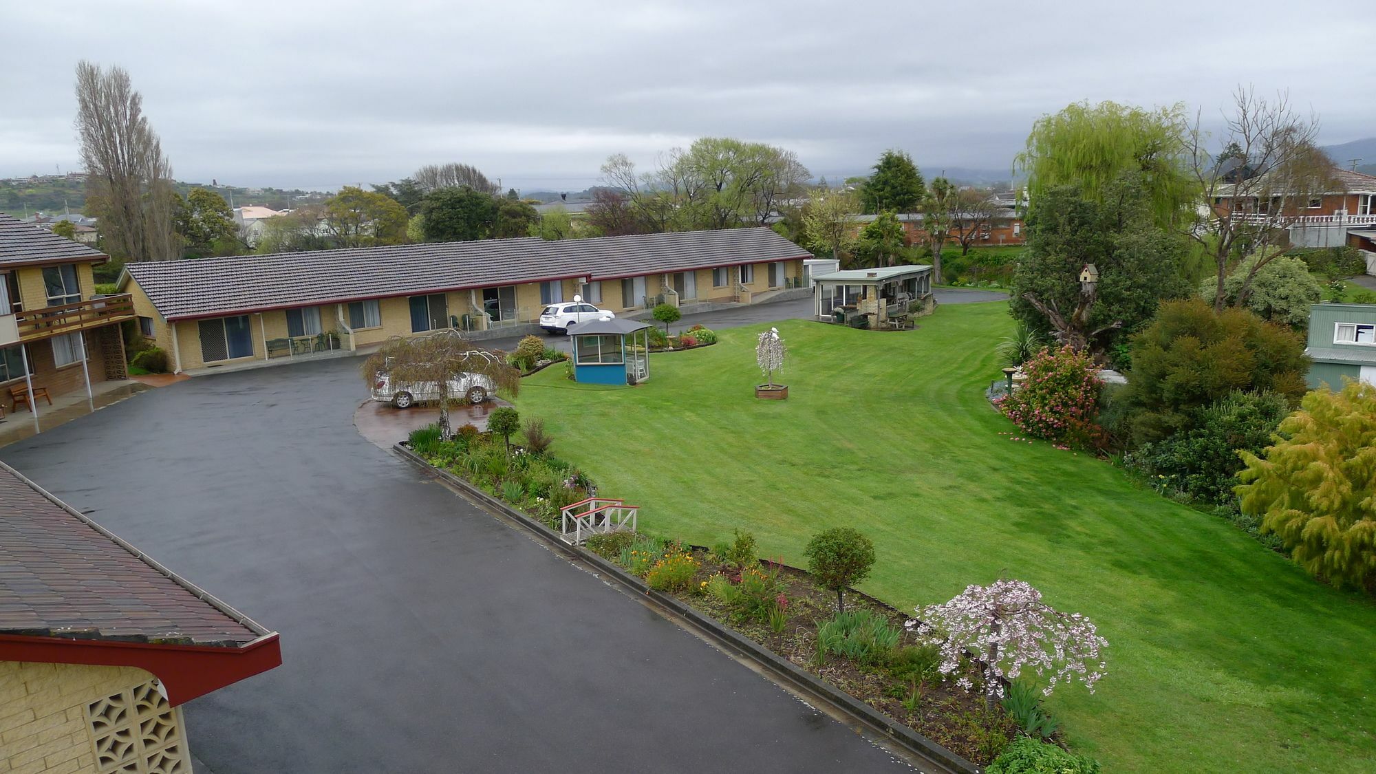 Willaway Motel Apartments Ulverstone Bagian luar foto